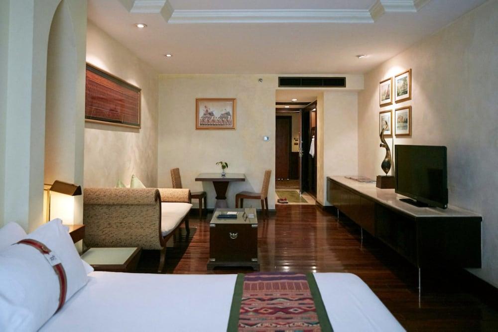 The Davis Hotel